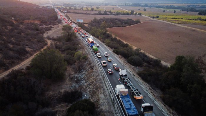 Fiestas Patrias: Advierten día y hora en el que ocurriría el peak de flujo en carreteras