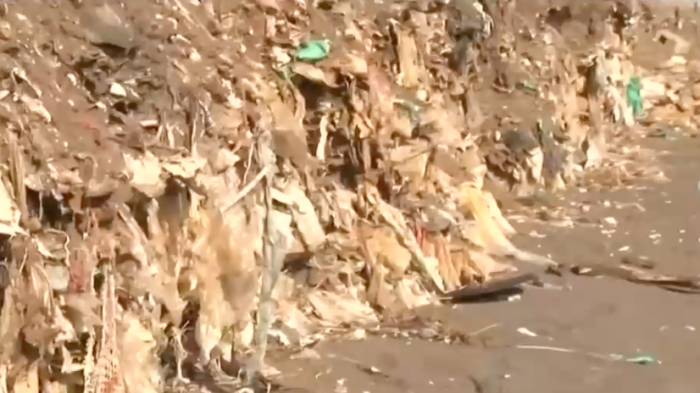 Basural a orillas del mar: Ex vertedero reaparece por marejadas en Talcahuano