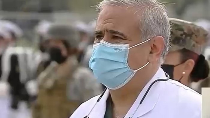 Dr. Ugarte estuvo presente: Homenajean en la Parada Militar a quienes han contribuido a controlar la pandemia