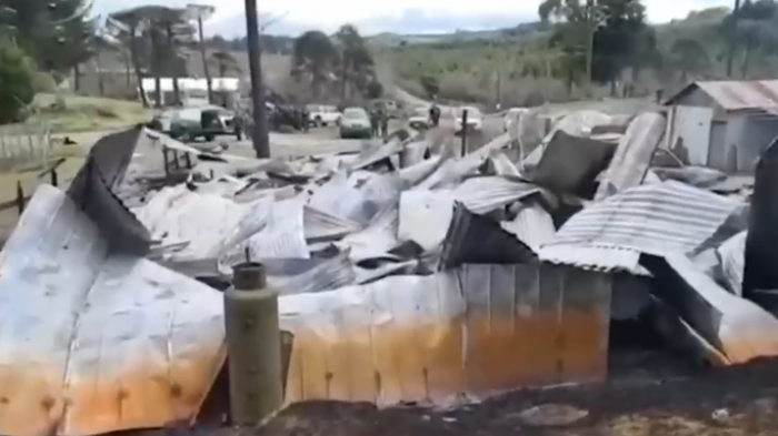 Sufrieron lesiones y quemaduras: Matrimonio en estado grave tras ataque incendiario en una casa en Carahue