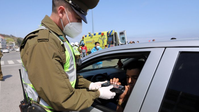 Solamente este 2021: Carabineros ha detenido a más de 20 mil conductores por manejar bajo influencia del alcohol