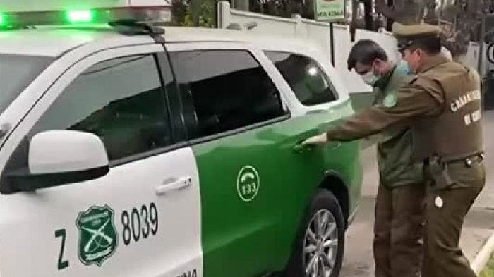 Trabajador de CONAF fue detenido por instalar cámaras al interior de un baño de mujeres