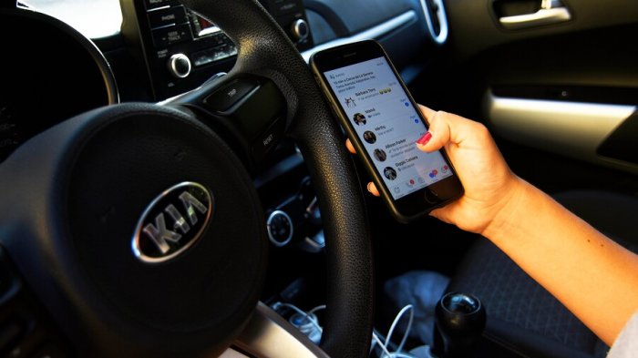 Ley No Chat está lista para su promulgación: Usar celular al conducir tendrá multas de hasta $150 mil