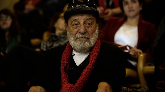 Familia de Patricio Manns confirma que el cantautor será velado este domingo en el Teatro Nacional