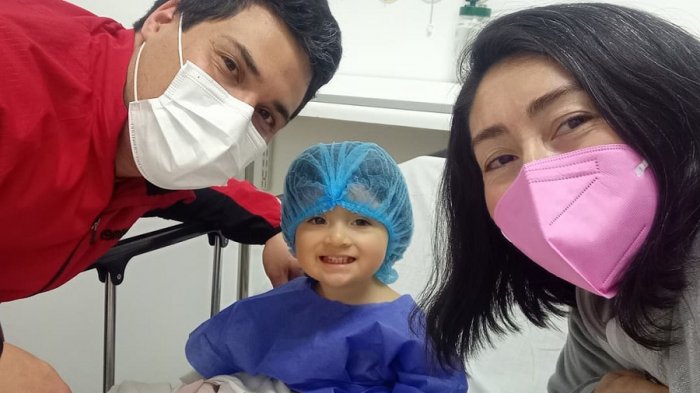 Niña con grave enfermedad degenerativa requiere el medicamento más caro del mundo: Así puedes ayudar