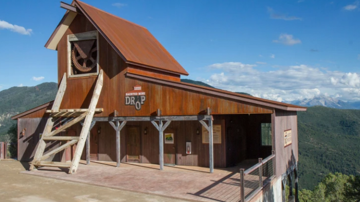 Niña de 6 años murió en un parque de diversiones tras caer 33 metros desde un juego