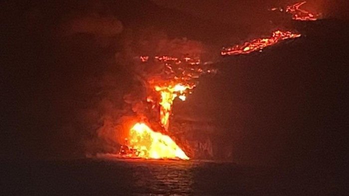 Islas Canarias: Lava del volcán La Palma finalmente llegó al mar