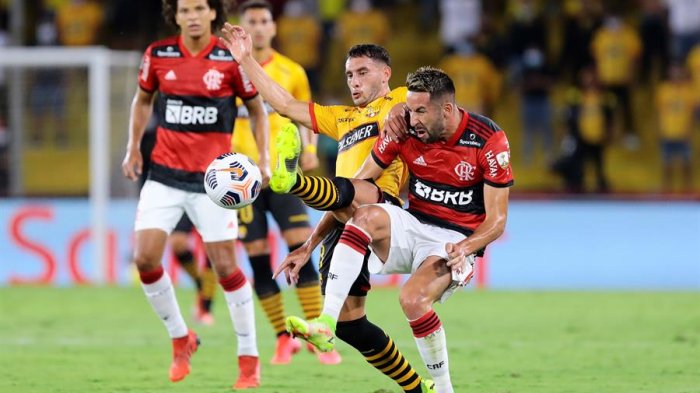 Flamengo de Isla volvió a derrotar a Barcelona y accedió a la final de la Copa Libertadores
