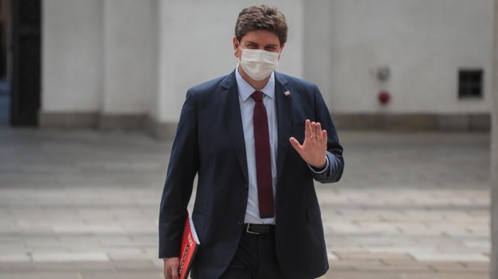 Ministro de Hacienda reconoce que retiros del 10% “han impulsado” a la recuperación económica