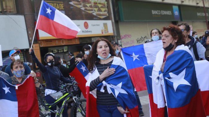 Aumenta la preocupación por violencia en las protestas contra y pro migrantes