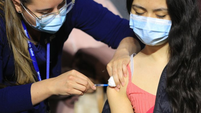 Dosis de refuerzo a personas de hasta 43 años: ¿Cuál es el calendario de vacunación para este 5 de octubre?