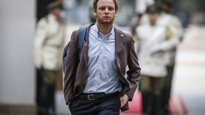 Piden renuncia de Arturo Zuñiga de la CC tras irregularidades alusivas al no cobro de ventiladores a clínicas privadas