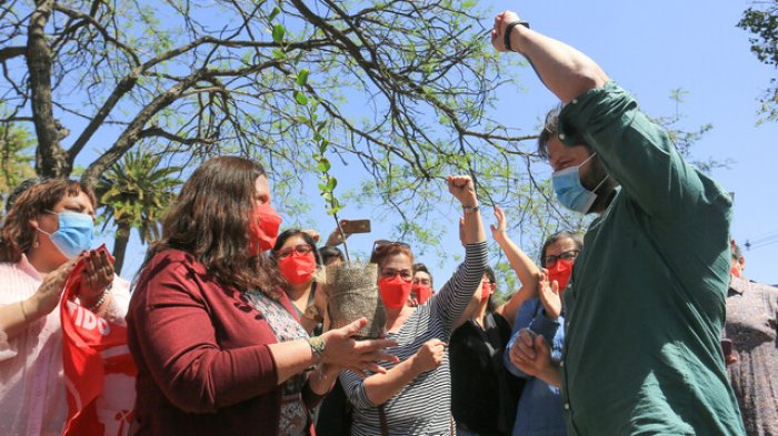 Maya Fernández (PS) entrega su apoyo a candidatura de Boric: 
