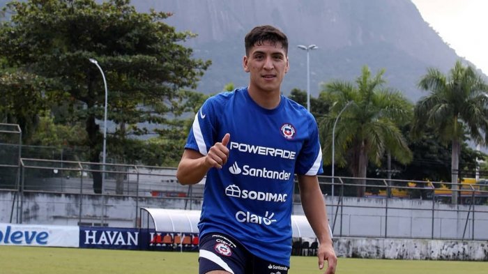 De Colina a La Roja: La primera titularidad de Marcelino Núñez, el joven volante de la UC