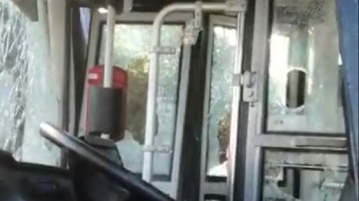 Detención ciudadana a sujetos que robaron bus interurbano en Maipú: Uno de ellos fue golpeado por los propios pasajeros