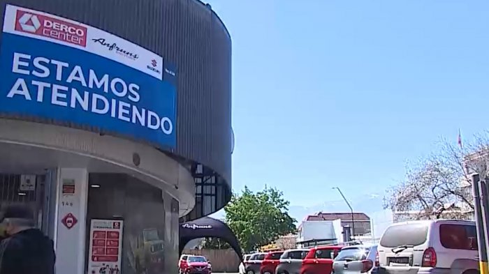 Insólito robo: Cliente escapó con un vehículo de prueba desde una automotora