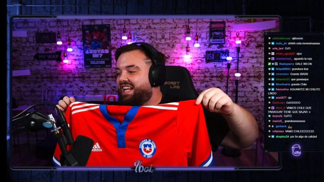 Ibai Llanos recibió un mensaje de Gary Medel y una camiseta de la Roja de regalo