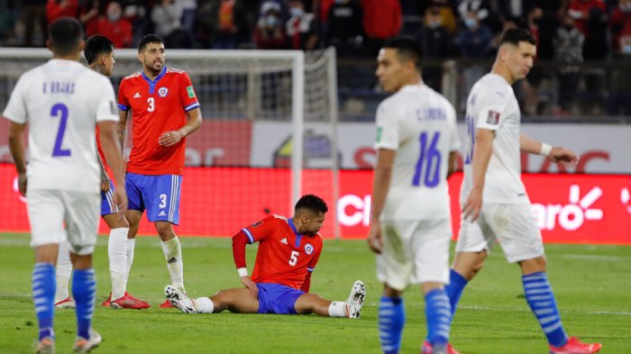 Paulo Díaz no tendría lesión de gravedad y por ahora continuará entrenando en la Roja