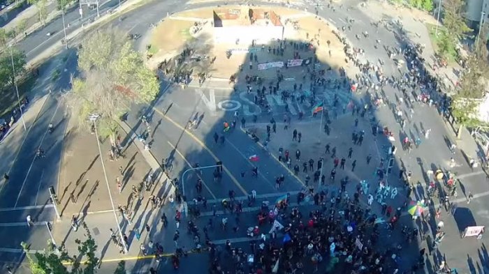 Se reportan cierres de Metro y desvíos de tránsito en Plaza Italia por manifestaciones