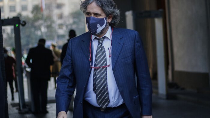 Descartan contagios en municipio: Alcalde de Huechuraba está internado por COVID-19