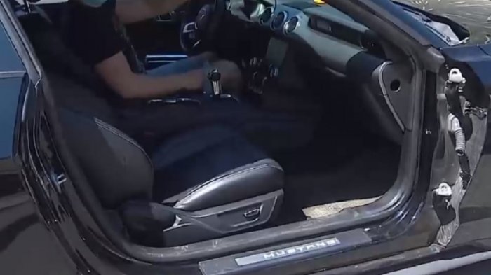 Insólito: Le robaron la puerta de su auto al interior de un mall sin que nadie se percatara