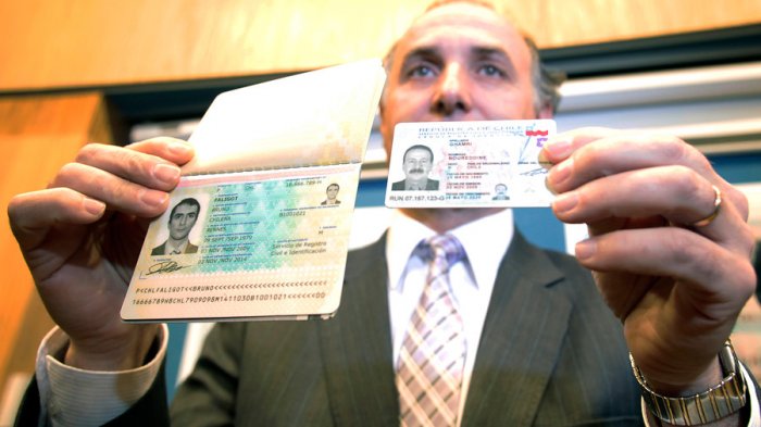 Registro Civil anunció que bajarán los precios de los pasaportes y cédulas de identidad