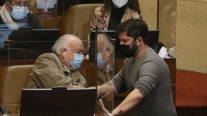 Teillier reitera su apoyo a Boric: 