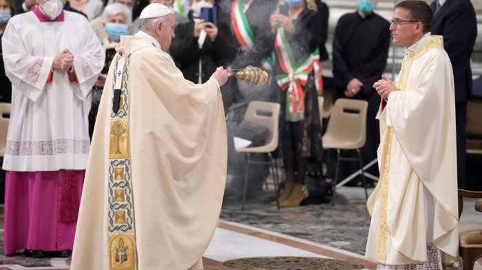 Papa Francisco ordena obispo al chileno Andrés Ferrada Moreira: 