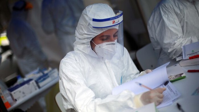 COVID-19: Chile superó los 7 mil casos activos y los decesos sobrepasan los 48 mil