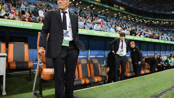 Prensa uruguaya afirmó que fue ratificada la continuidad de Tabárez como DT de la Celeste