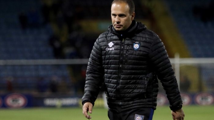 Otro DT que se va: Huachipato confirmó la salida de Juan José Luvera