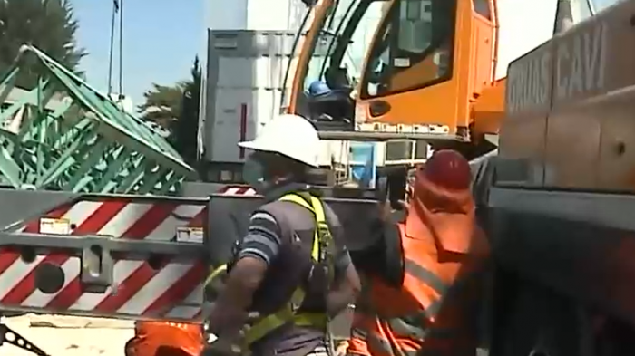 Trabajador fue golpeado por una grúa y fue trasladado en riesgo vital a recinto médico