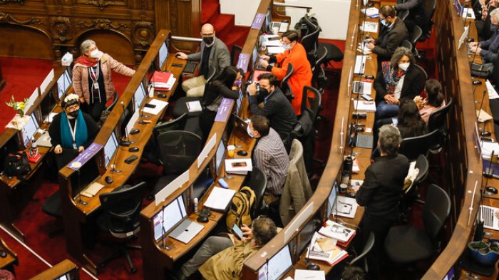 Jaime Bassa lo desestima: Piden aumentar plazo para redactar la nueva Constitución