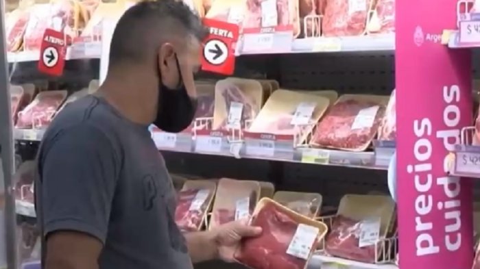 Argentina congeló precios para combatir la inflación: Especialistas analizan efectos