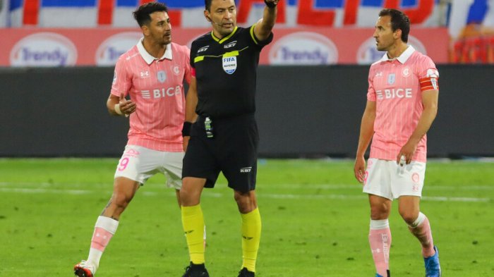 Tobar tras su polémico arbitraje en duelo entre la UC y Wanderers: “Si tienen dudas, lo más fácil es querellarse”