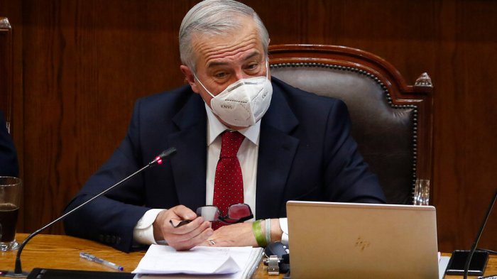 Mañalich y el alza de contagios de COVID-19: “De ocho personas que ingresan al hospital, siete son no vacunadas”