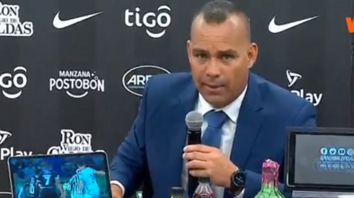 Dudamel explota en conferencia tras derrota de su equipo: Saca un Tablet y habla de “cheques de empresas”