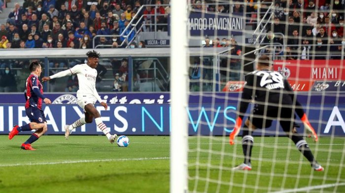 Medel tuvo una destacada actuación en derrota del Bologna ante AC Milán