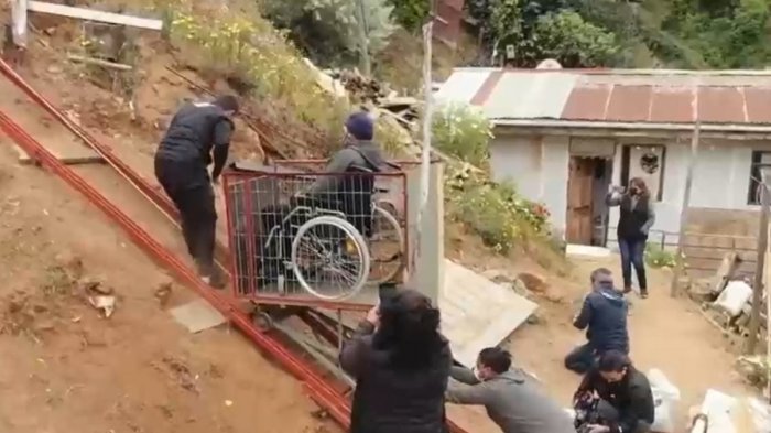 Valparaíso: Hombre que requiere ayuda médica vive 