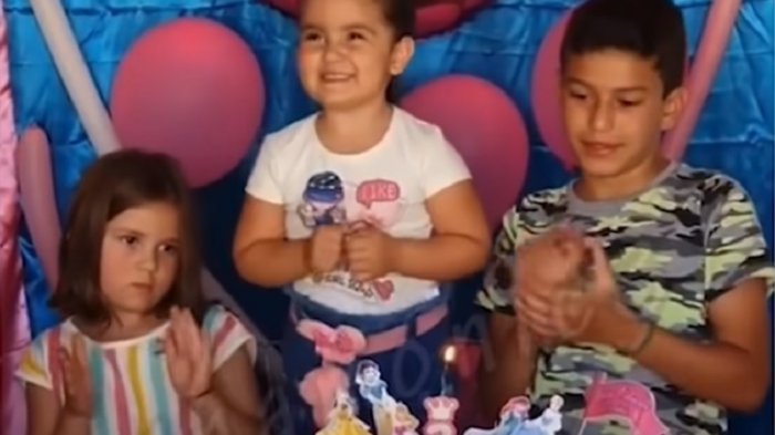 A un año del viral: Hermanas que pelean en cumpleaños ahora celebran juntas