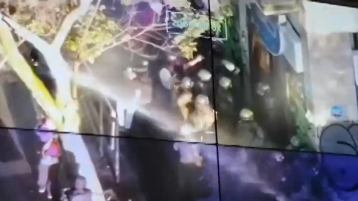 Saqueo de una farmacia tras manifestaciones en Santiago: Había clientes en su interior