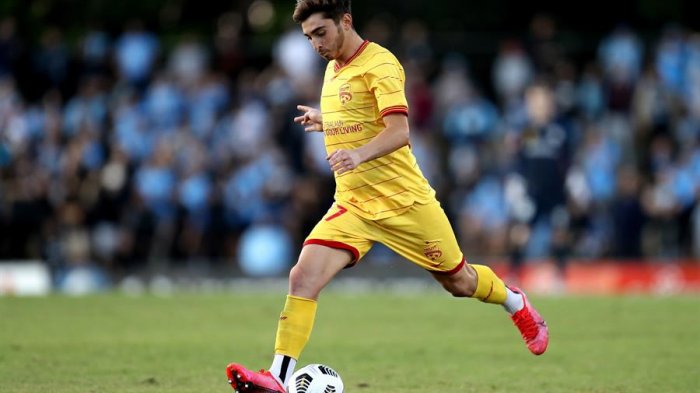 Futbolista australiano confiesa su homosexualidad en emotivo video: 