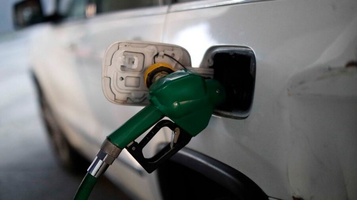 Nueva alza: Conoce en cuánto subirá la bencina a partir de este jueves