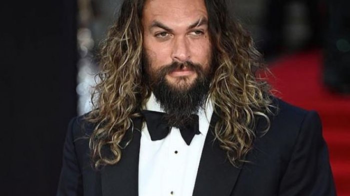 Pausan las grabaciones de Aquaman 2 tras diagnóstico positivo por COVID-19 de Jason Momoa