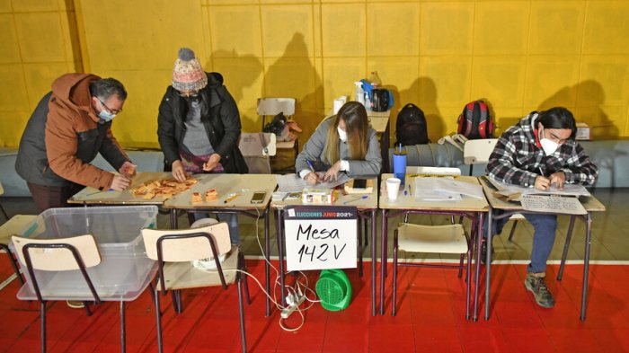 Servel publicó la lista de vocales de mesa para las elecciones del 21 de noviembre: Revisa si fuiste designado