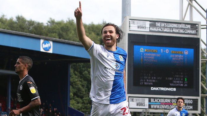 Brereton protagonizó saludo de Halloween de Blackburn: 