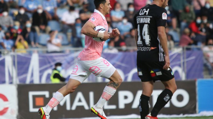 La UC reacciona sobre el final para vencer a O'Higgins y le mete a presión al líder Colo Colo