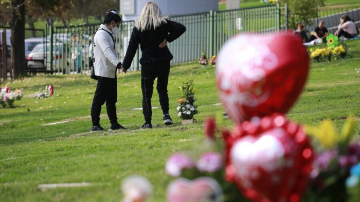 Día de Todos los Santos: Conoce el horario de los cementerios en la Región Metropolitana este 1 de noviembre