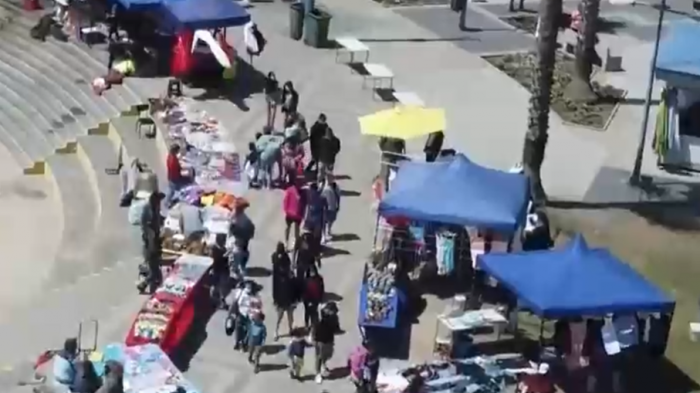 Municipio alista plan: Comercio desbordado en varias playas de Viña del Mar