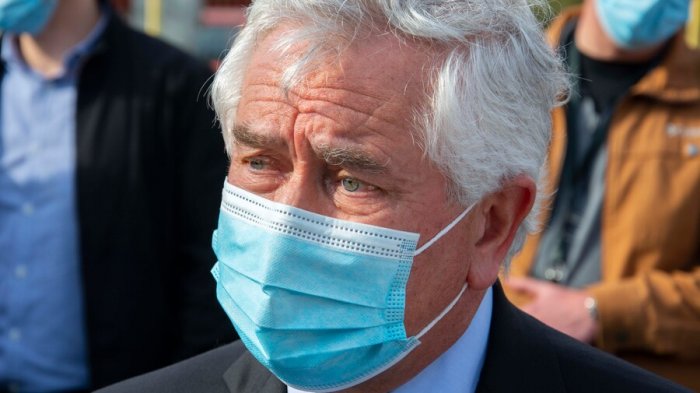 Ministro Paris se refiere a la tercera ola y asegura que 